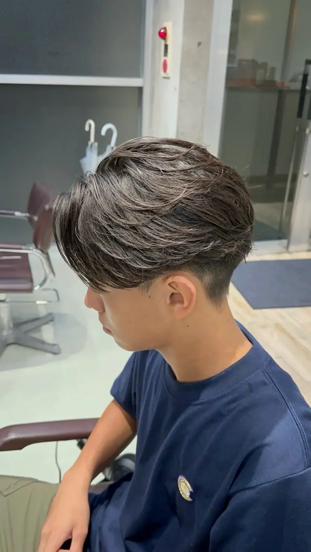 パーマ メンズ フェザーパーマ メンズパーマ ニュアンスパーマ カット パーマ fifth原宿 宮部蓮のヘアスタイル