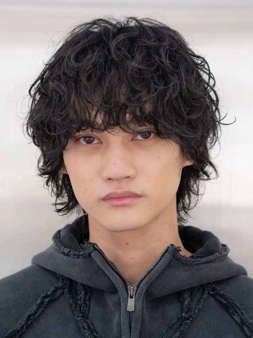 ミディアム カラー パーマ メンズ キッズ ミディアムパーマ メンズパーマ メンズウルフカット ウルフカット 栄💗メンズ｜似合せ パーマ｜haruのヘアスタイル