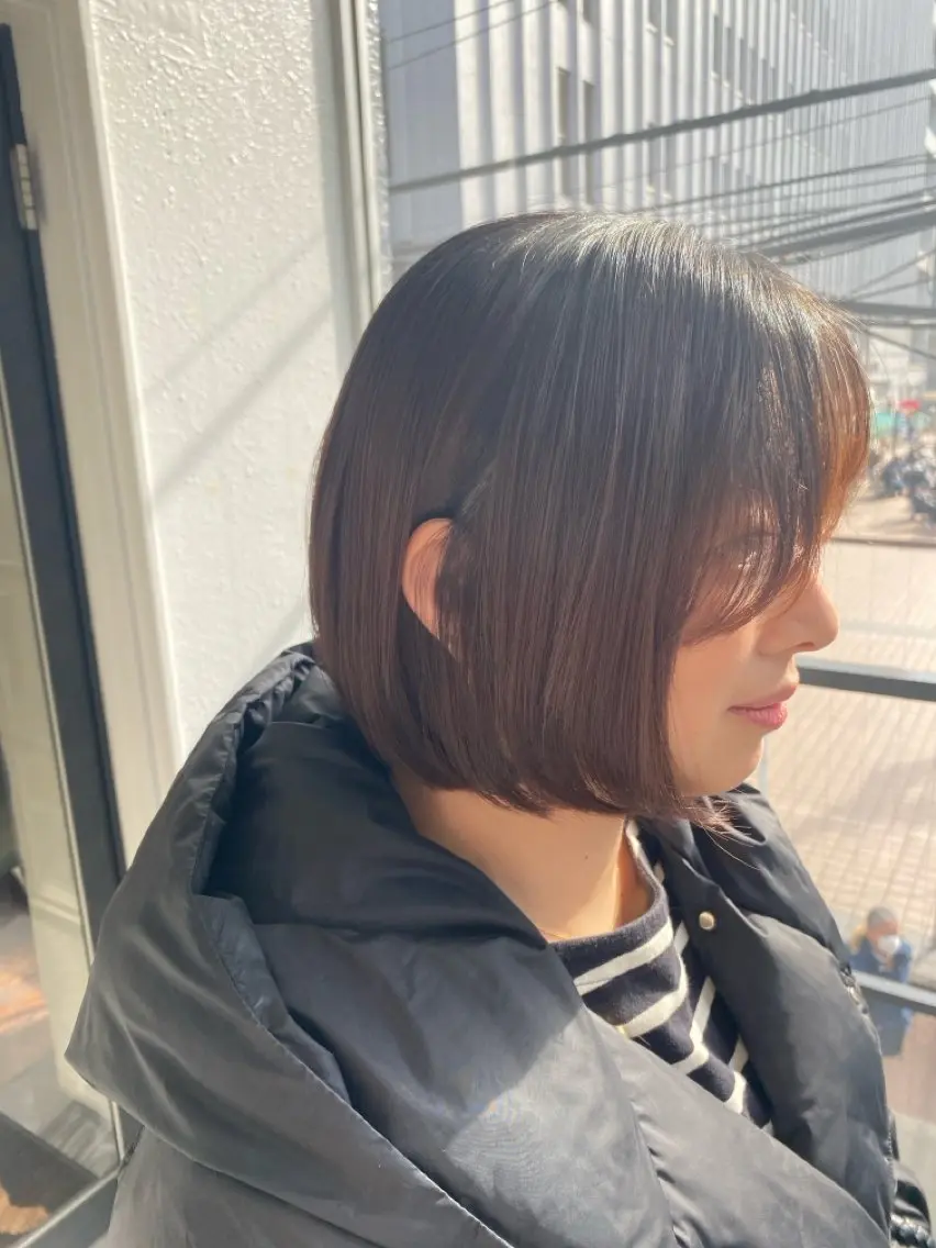 ショート ケアストレート ハナシロミサキのヘアスタイル