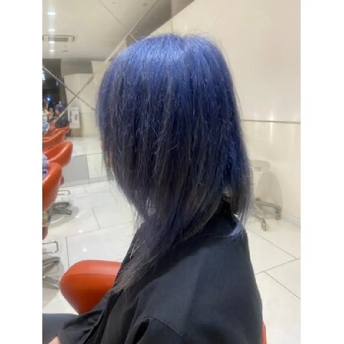 カラー ブルーカラー 澤田 あきのヘアスタイル