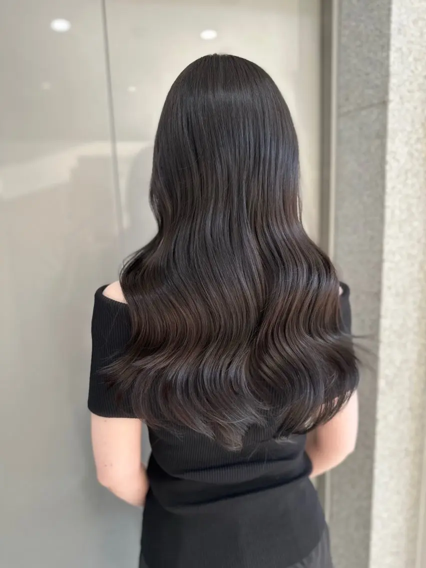 ロング カラー ヘアカラー トリートメント ヘッドスパ ヘアセット 流行りの透明感カラー ×縮毛矯正🤍ユウのヘアスタイル
