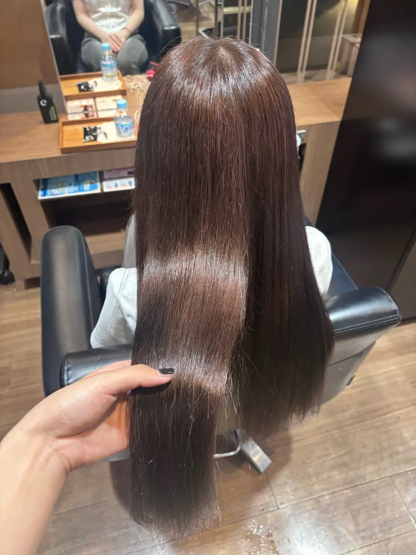 ロング カラー ヘアカラー トリートメント 安藤 詩乃のヘアスタイル