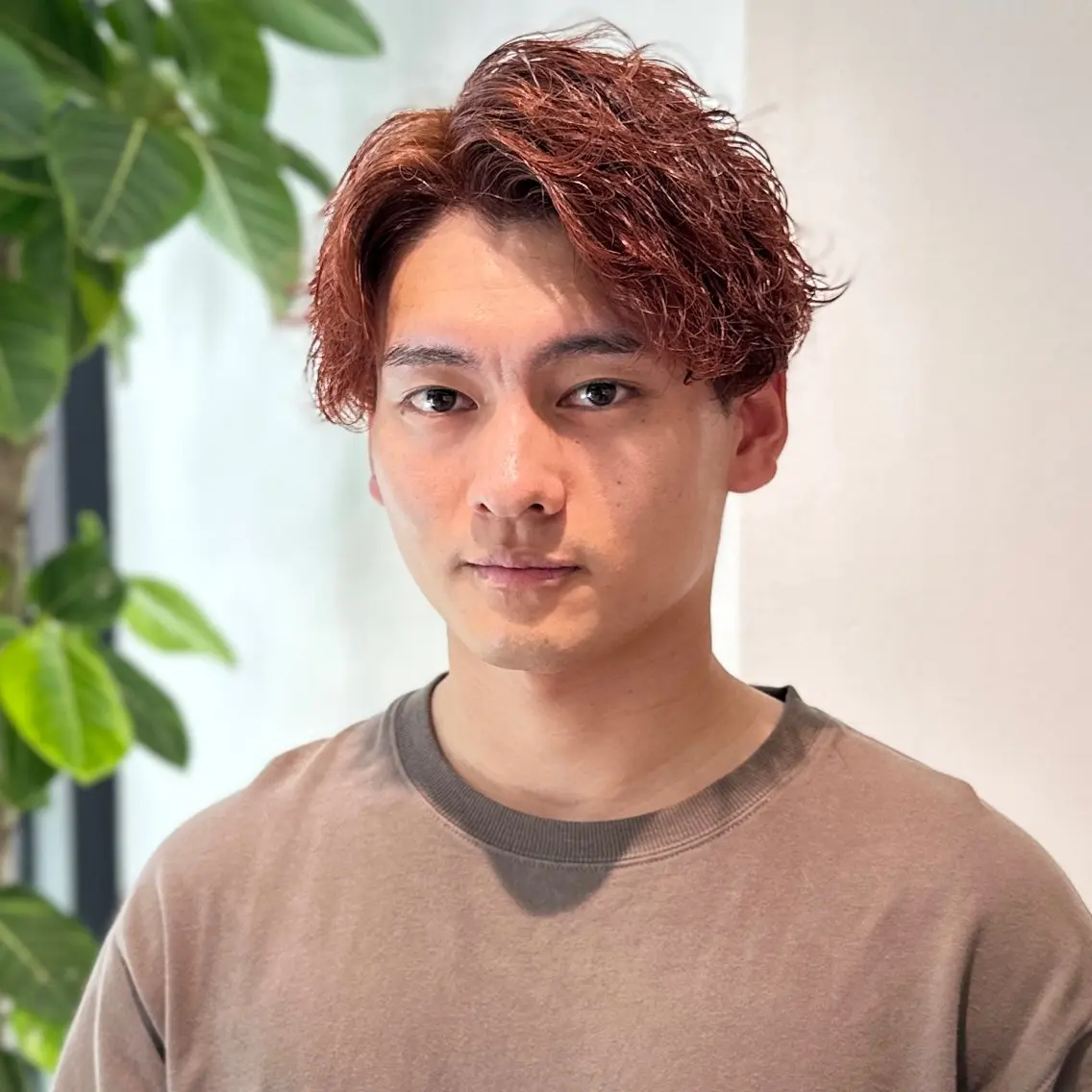 パーマ メンズ センターパート メンズパーマ ツイストスパイラルパーマ スパイラルパーマ レイヤー/グレージュ メンズパーマのヘアスタイル