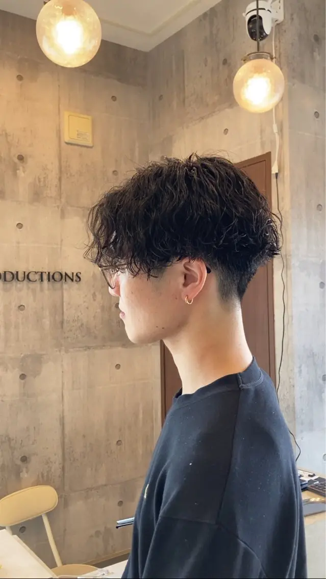 ミディアム パーマ メンズ 波巻きパーマ カット パーマ ハマノ ミユのヘアスタイル