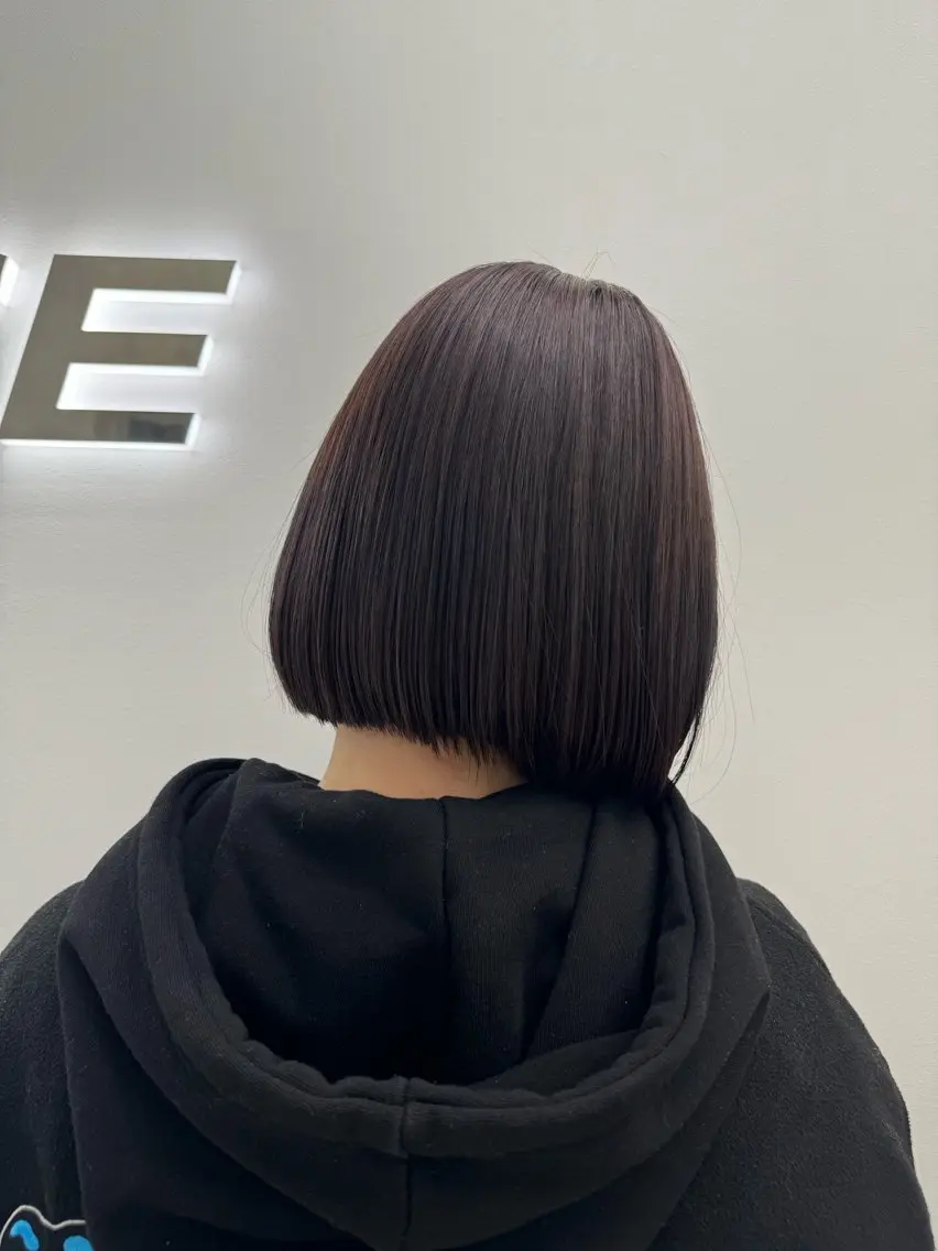 ショート カラー ヘアアレンジ カット ヘアカラー トリートメント ヘッドスパ ヘアセット 縮毛矯正🤍 ボブ/ HIKARIのヘアスタイル