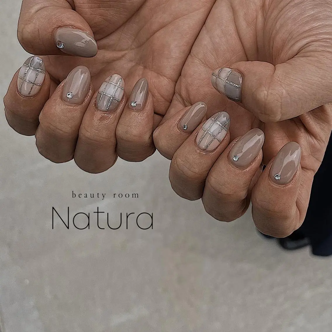 ネイル マツエク・マツパ アイブロウ ハンドネイル beautyroom Naturaのネイルデザイン