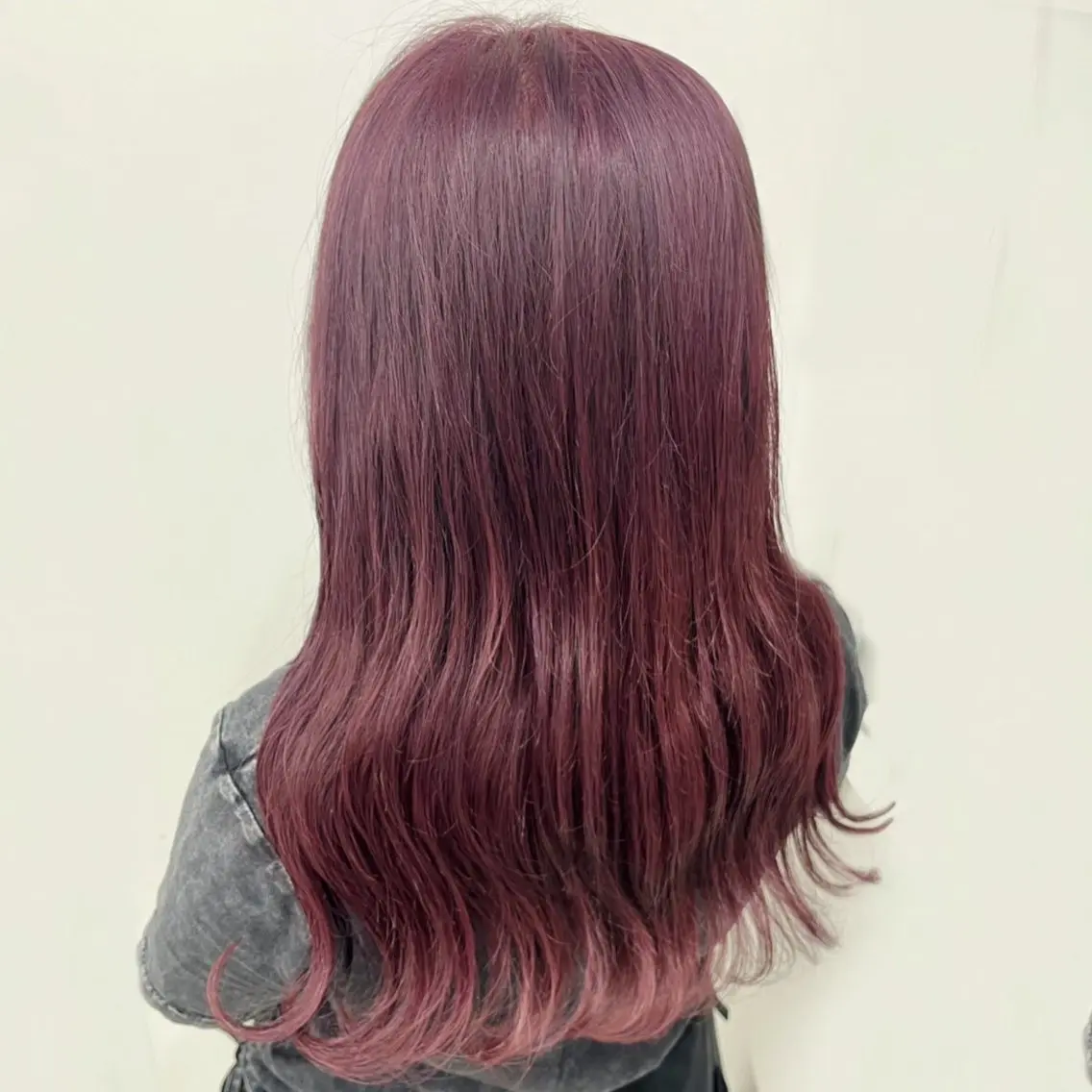 ロング カラー ヘアアレンジ ベージュカラー ブリーチ カシス ラベンダーカラー ブリーチなしカラー 古沢 みづきのヘアスタイル