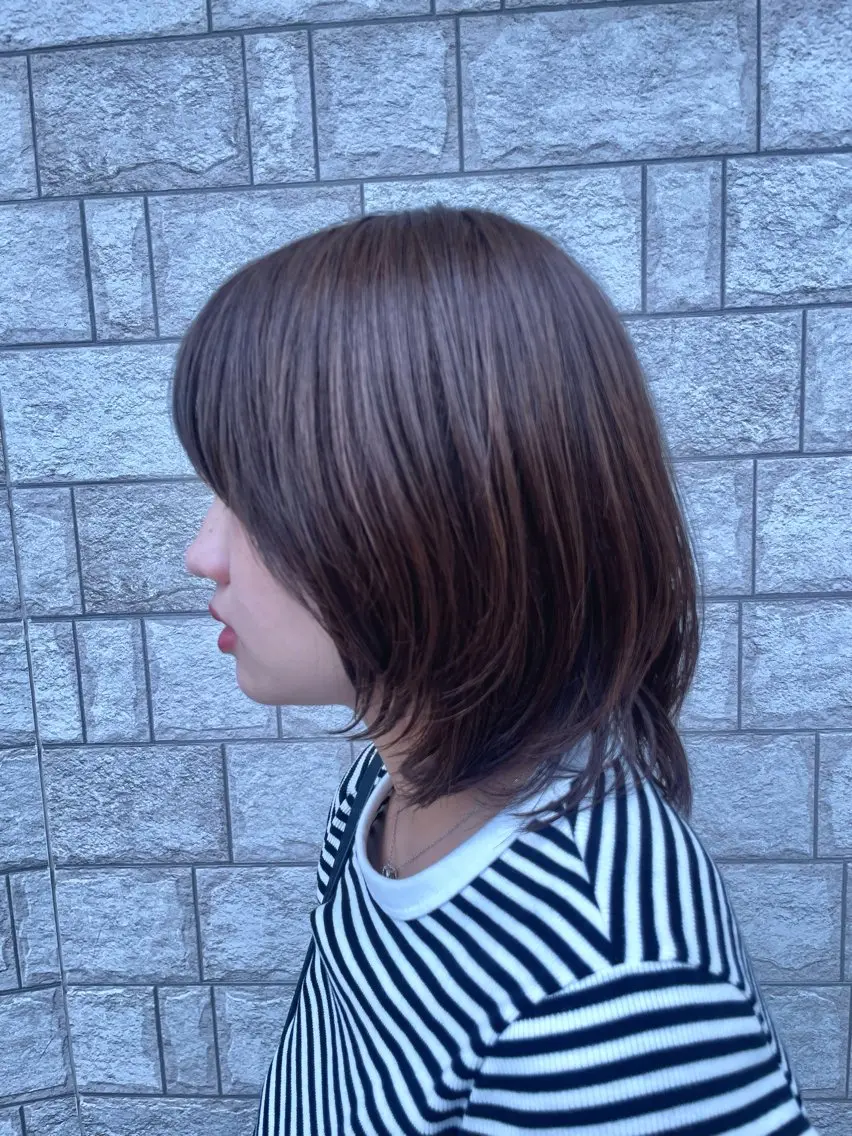 ミディアム ウルフカット 渡辺 美菜のヘアスタイル
