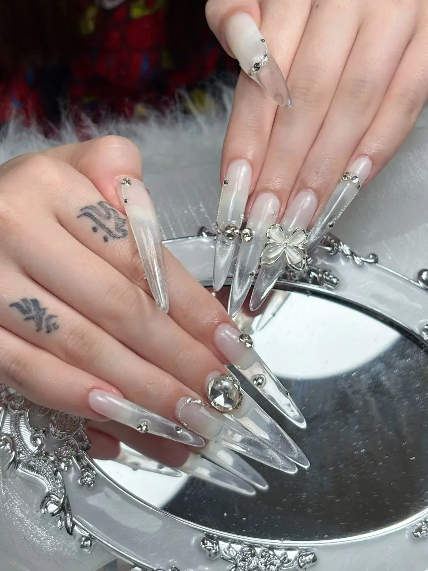 ネイル フレンチネイル ジェルネイル 韓国ネイル マグネットネイル ニュアンスネイル ハンドネイル Sully Nail  Labのネイルデザイン