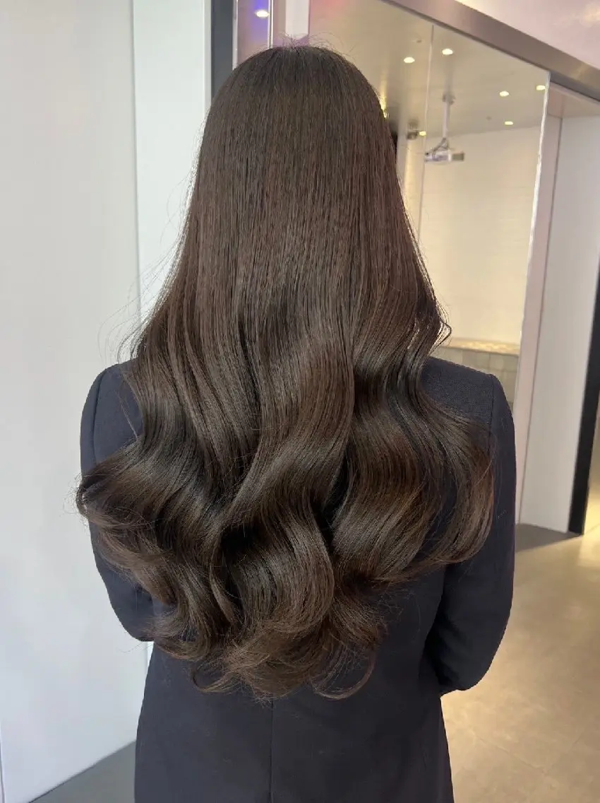 ロング カット ヘアカラー トリートメント Thema by magicoのヘアスタイル