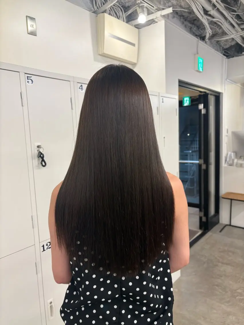 ロング チョコレートブラウン OMURA MINORIのヘアスタイル