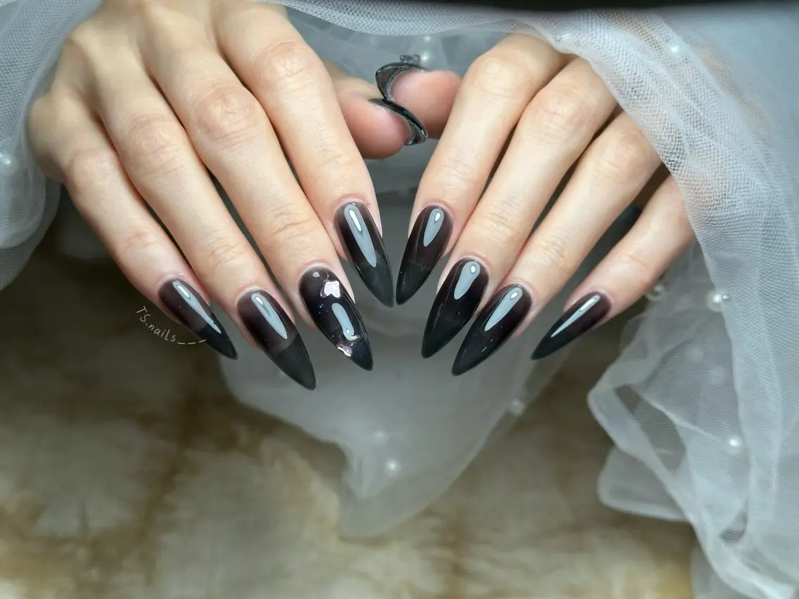 ネイル キラキラネイル マグネットネイル 持ち込み シンプルネイル ハンドネイル ハンドケア TS. nails___のネイルデザイン