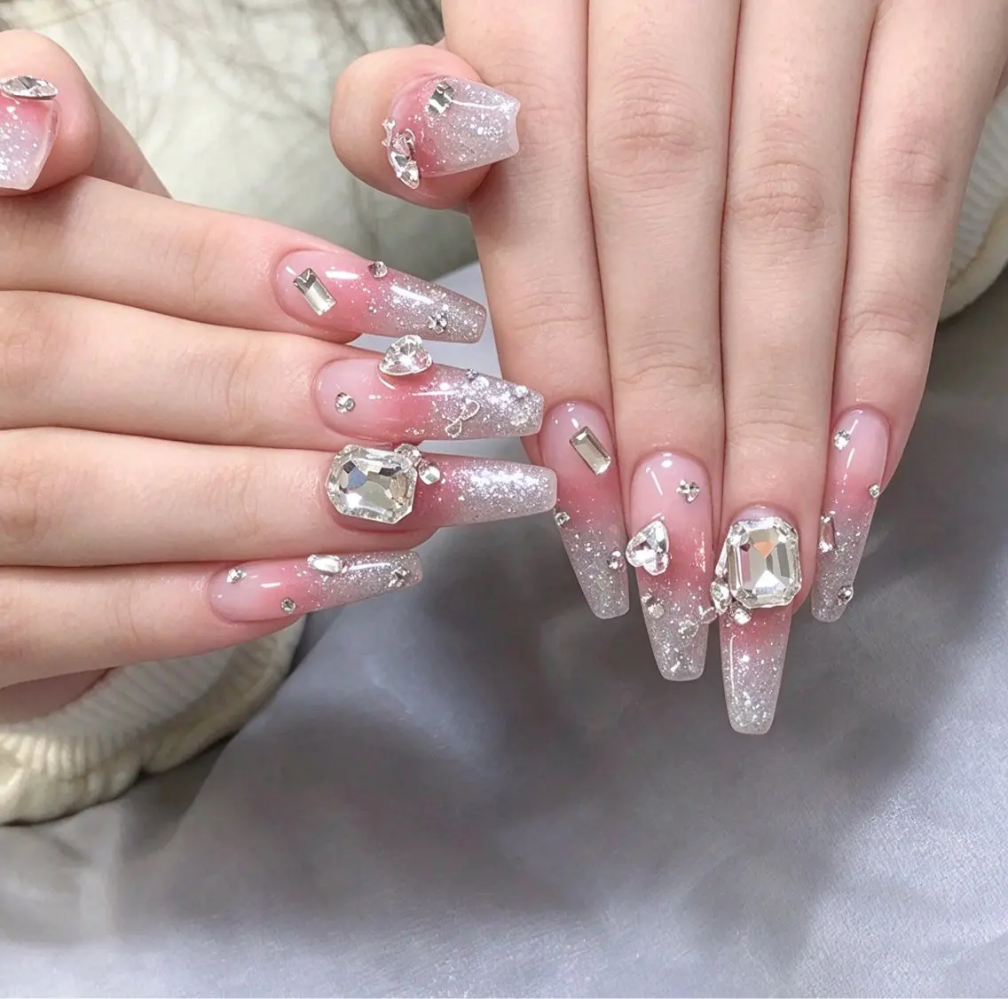ネイル ハンドネイル Glow Minamiのネイルデザイン
