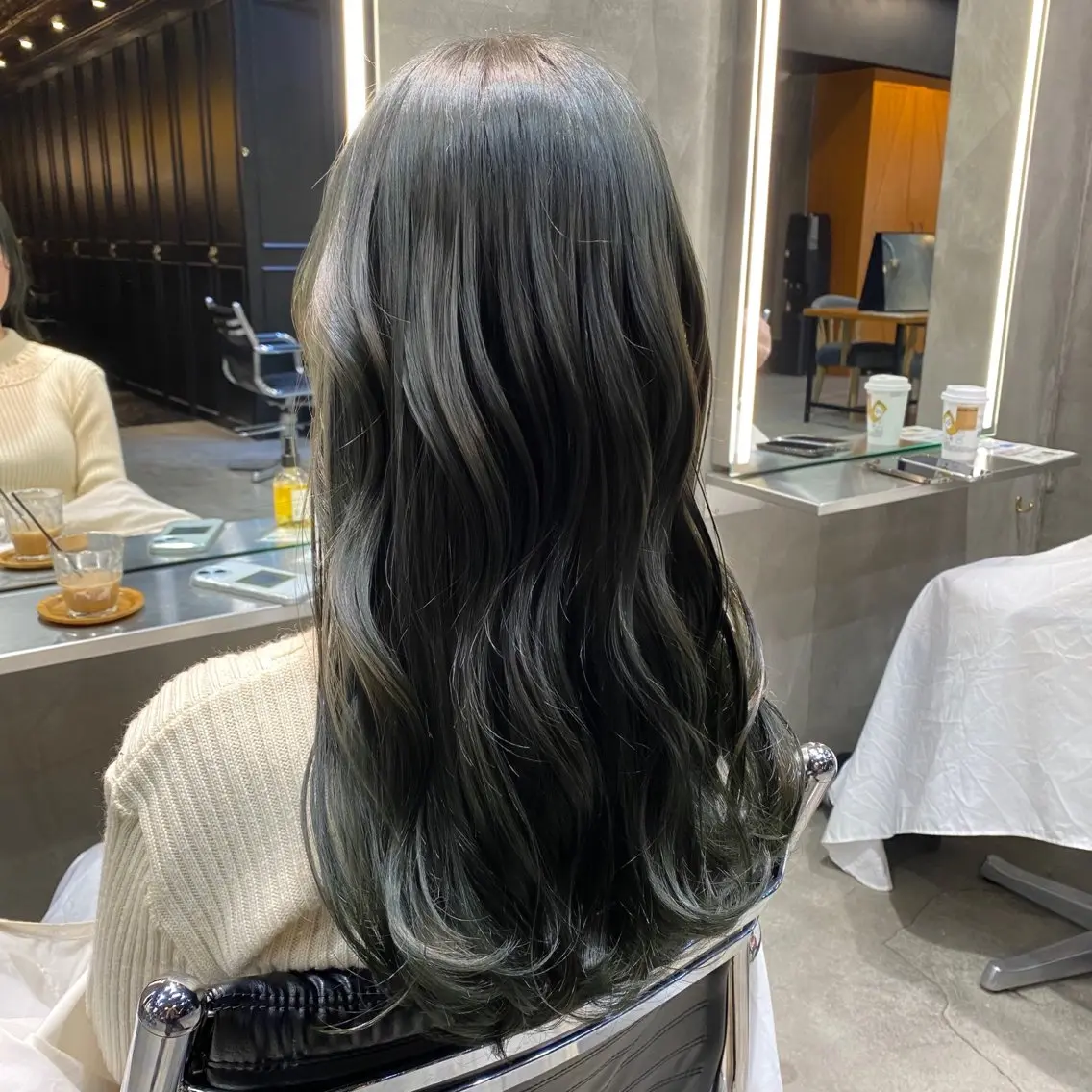 セミロング カラー ブリーチ ダブルカラー グレージュ ブリーチなしカラー オリーブグレージュ カット ヘアカラー 透明感カラー🌿 グレージュ🐺陽介のヘアスタイル