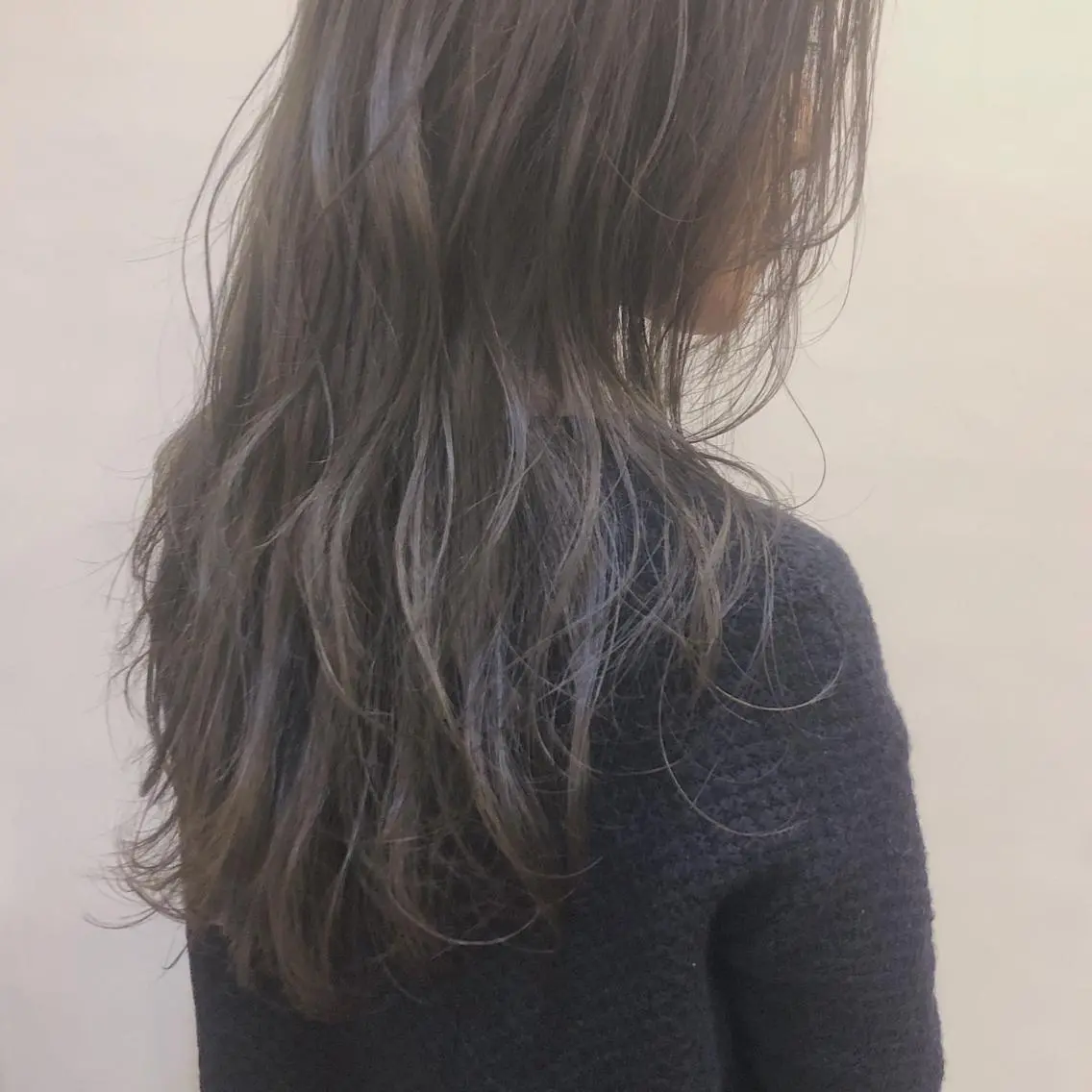 セミロング カラー ブリーチ 透明感カラー グレージュ イルミナカラー ブリーチなしカラー カット ヘアカラー トリートメント 山中 直輝のヘアスタイル