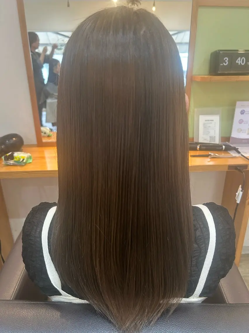 セミロング 髪質改善 トリートメント 東 麻祐子のヘアスタイル