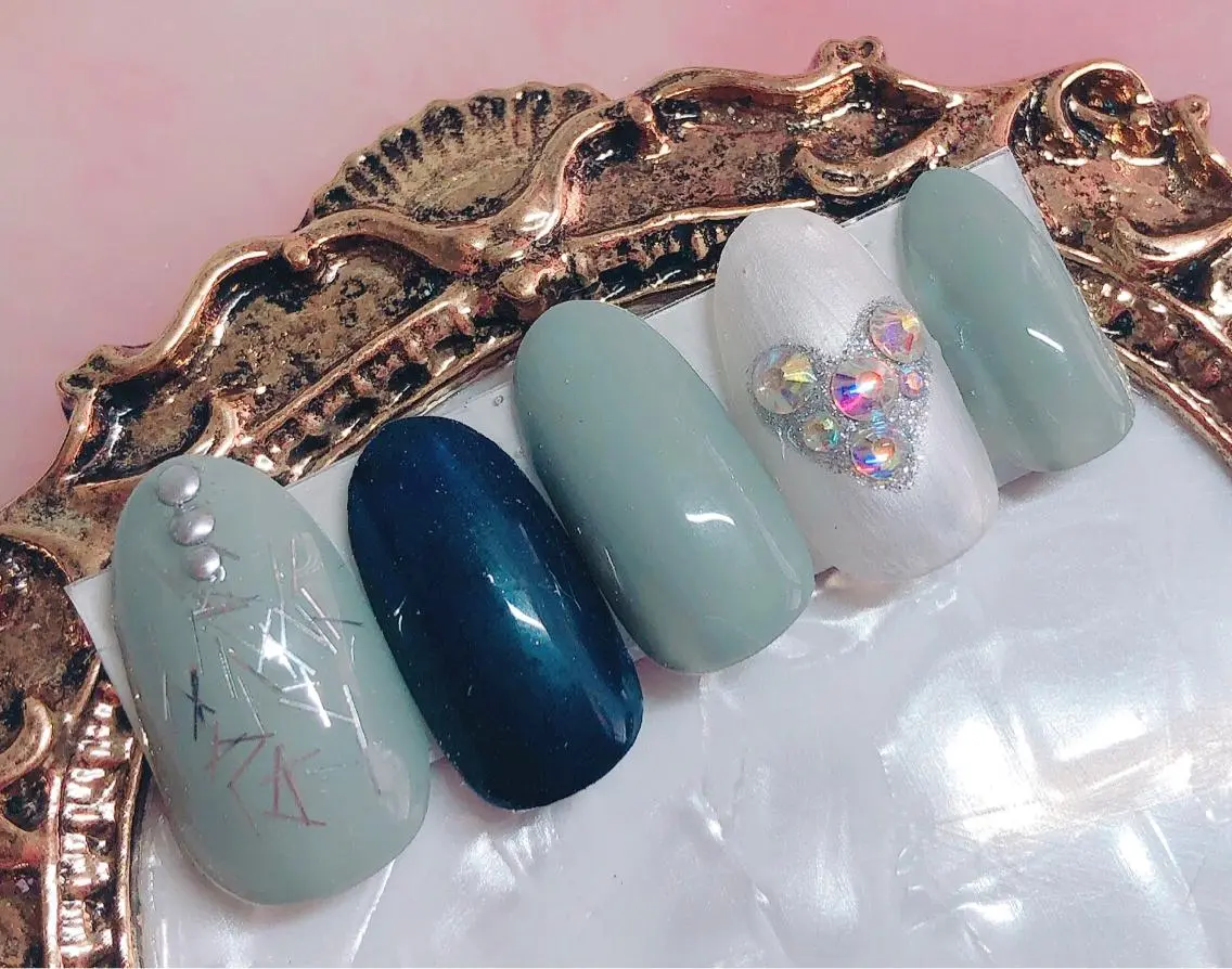 ネイル ハンドネイル CROWN プライベートサロンのネイルデザイン