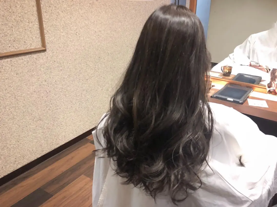 ロング カット ヘアカラー 小森谷 亮太のヘアスタイル