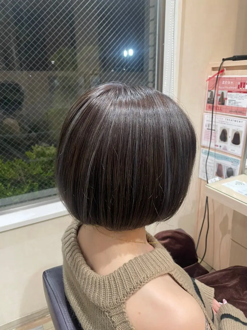 ミディアム カラー ハイライトカラー シルバー ボブ ハイライト カット ヘアカラー 小林 純一郎のヘアスタイル