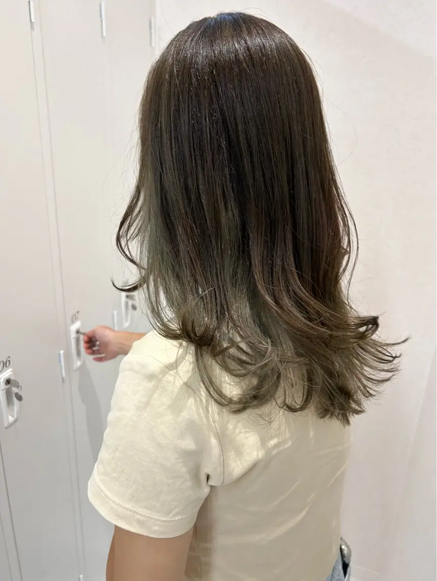 ロング カラー ベージュカラー オリーブベージュ 顔まわりレイヤー 顔周りカット レイヤーカット Saori / ボブ /顔周り/カラー🎀のヘアスタイル