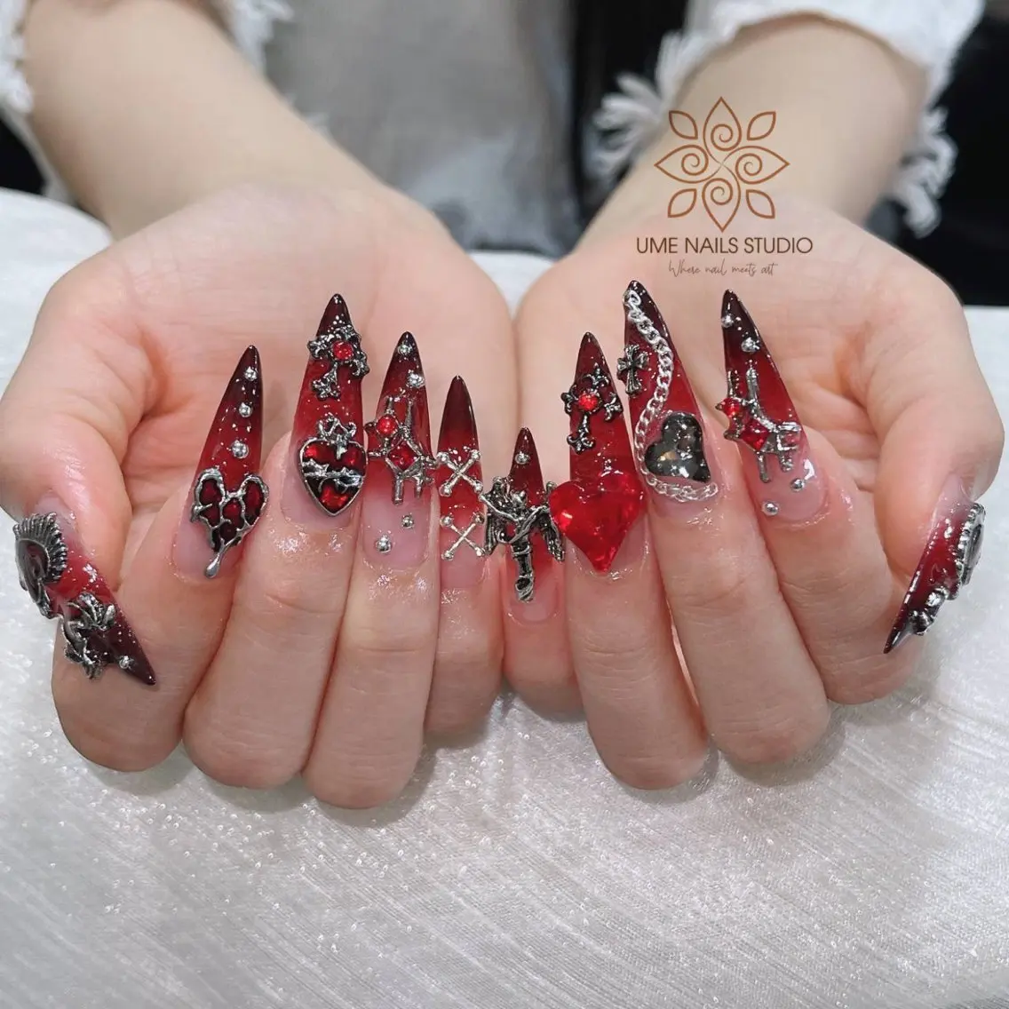 ネイル チークネイル クリアネイル ガーリー キラキラネイル 韓国ネイル Ume Nail Studioのネイルデザイン