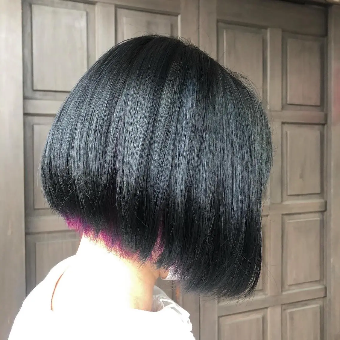 ショート カラー 黒髪 ブルーカラー ブルーブラック インナーカラー ヘアカラー 堀口 彩佳のヘアスタイル