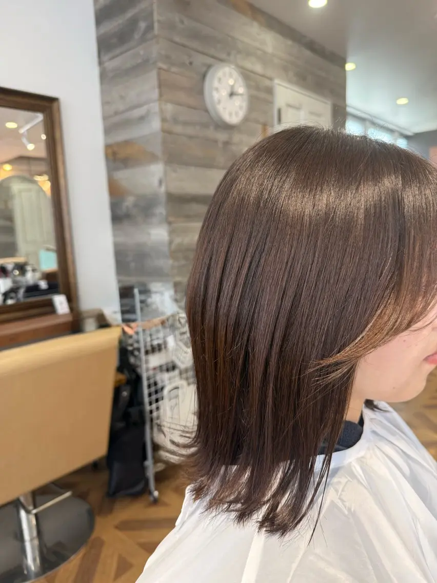 ミディアム 顔周りカット カット トリートメント 吉池 理紗のヘアスタイル