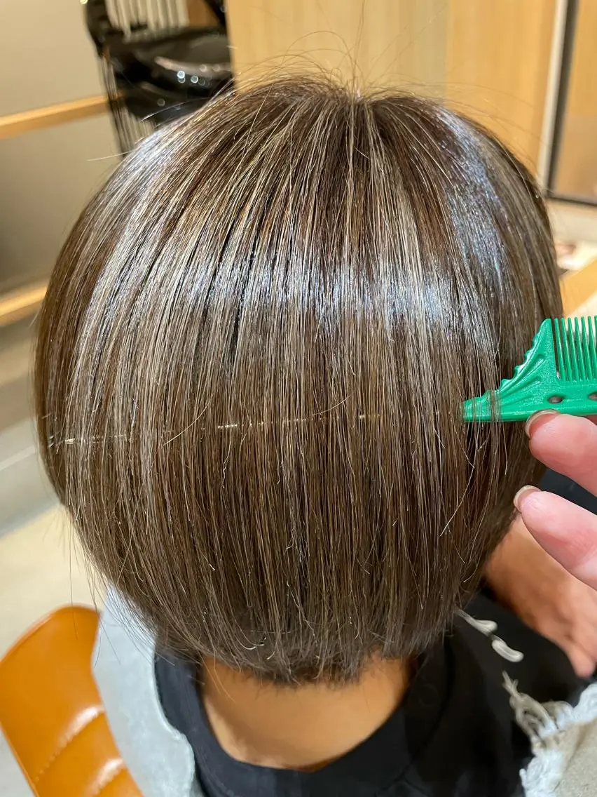 白髪ぼかし(シークレットハイライト)の写真