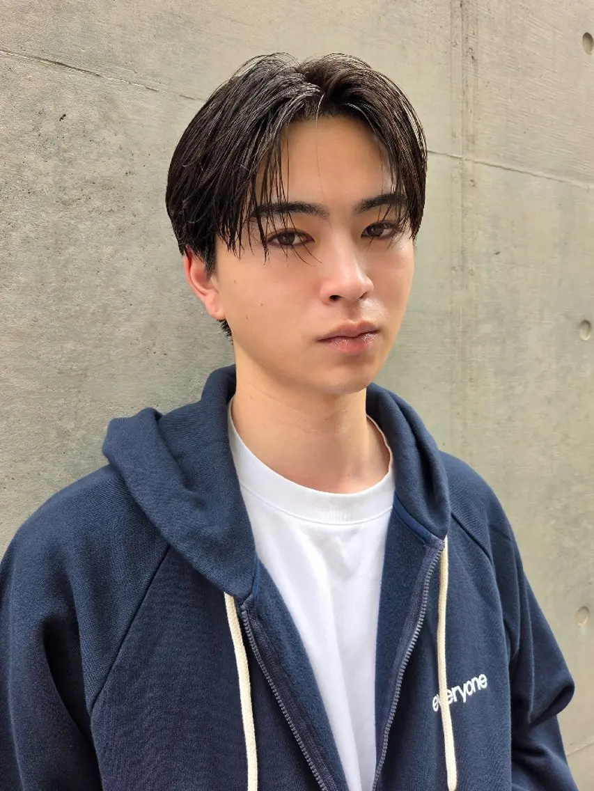 ショート メンズ センターパート メンズカット 佐々木力のヘアスタイル