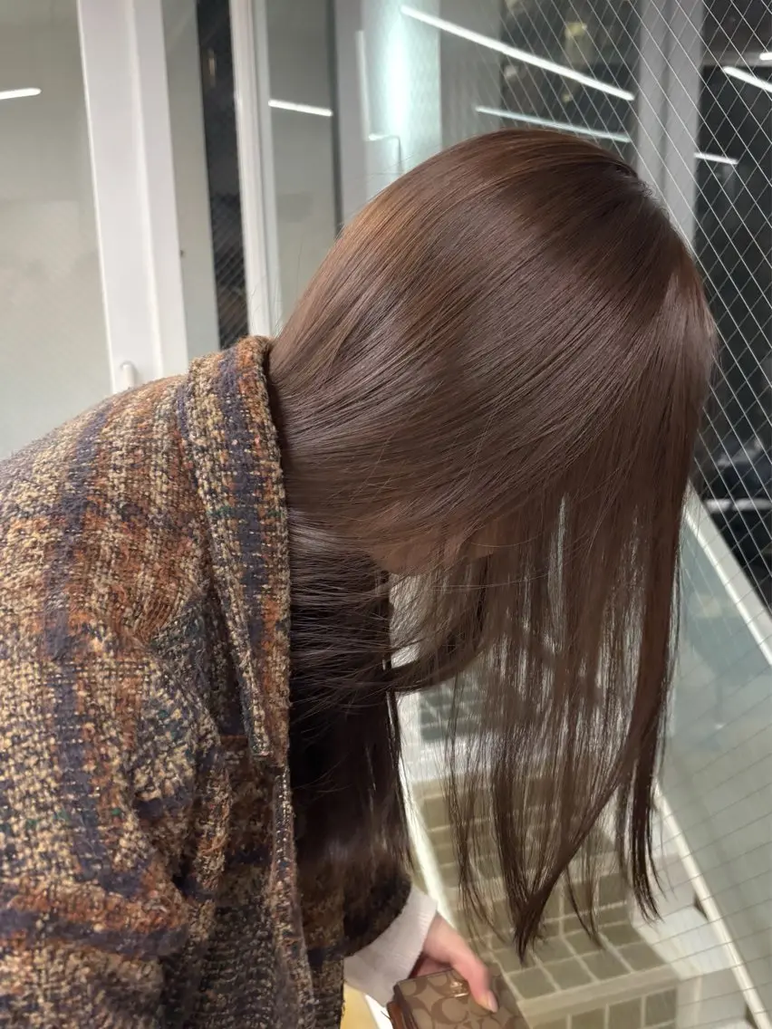 セミロング 𝐀𝐦𝐞𝐫𝐢 /透明感カラーのヘアスタイル
