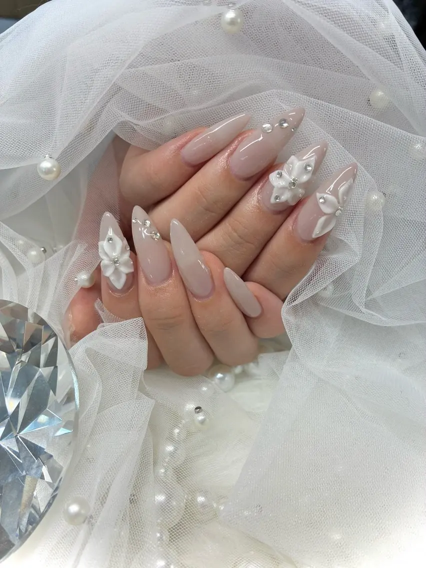 ネイル ハンドネイル Angel tailのネイルデザイン