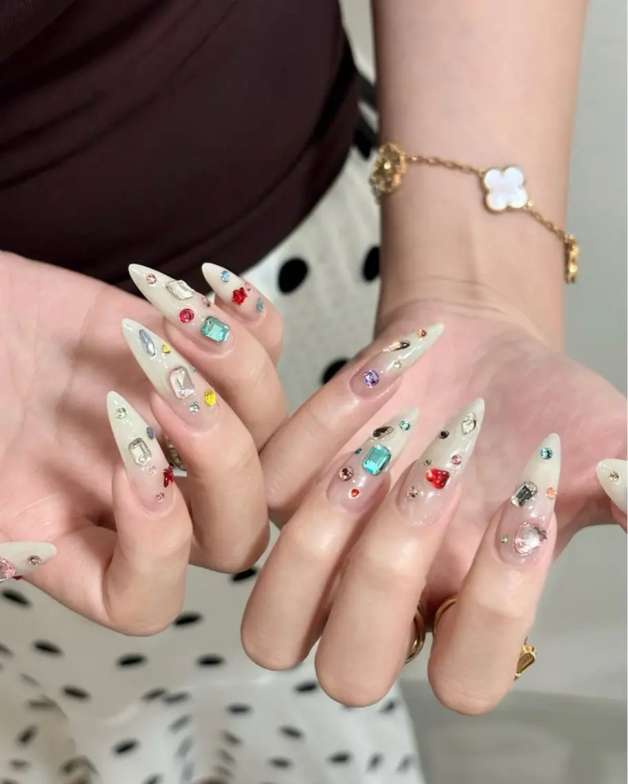 ネイル ハンドネイル NiJi Nailsのネイルデザイン