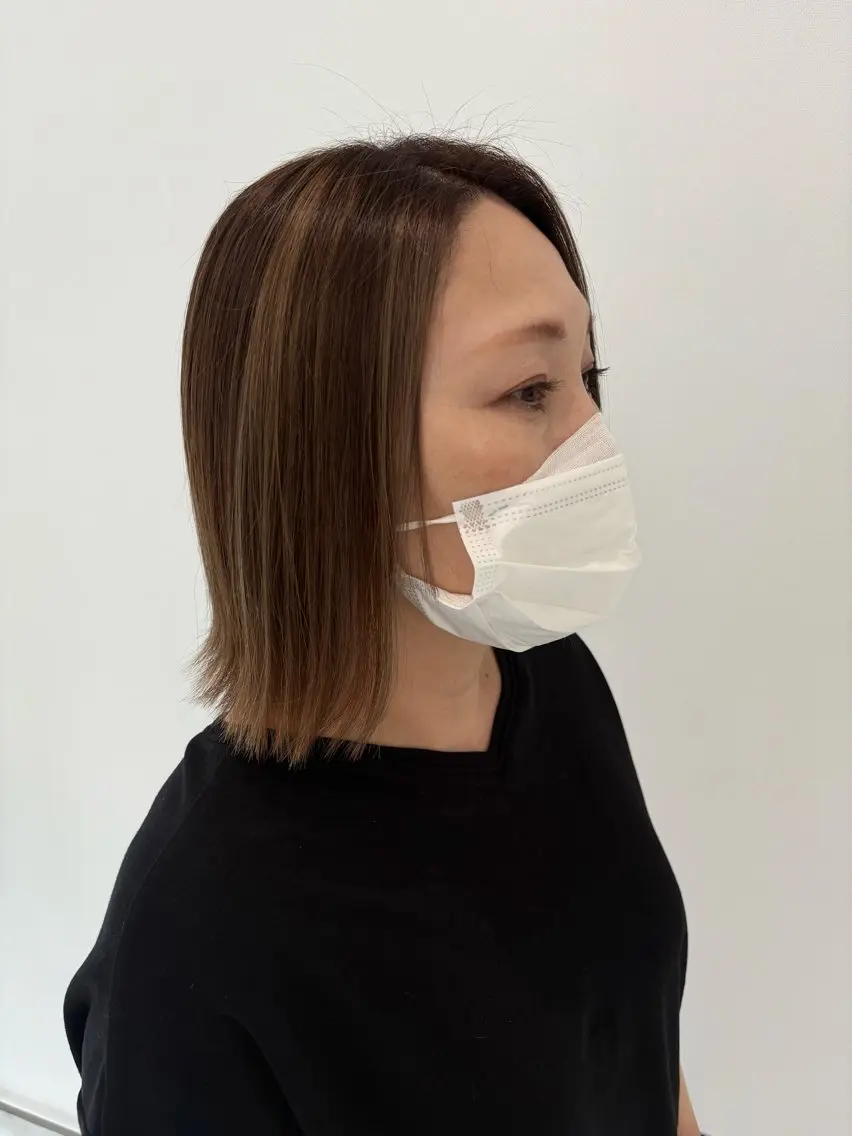 ミディアム カラー moi Blanc/ Aoyagiのヘアスタイル