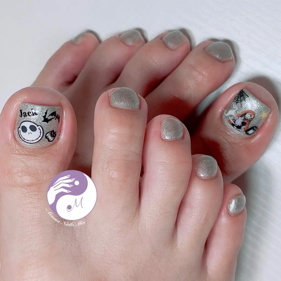 ネイル アートネイル フットネイル ジェルネイル ワンカラーネイル 赤色 .Nails Mio 赤羽西ネイルサロンのネイルデザイン