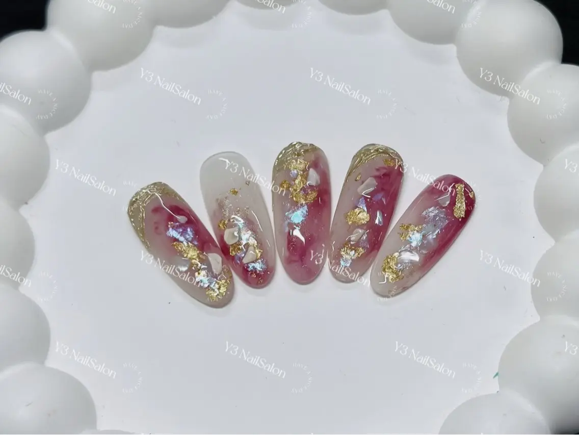 ネイル アートネイル ボルドー ゴージャス キラキラネイル ニュアンスネイル ハンドネイル Y3 NailSalonのネイルデザイン