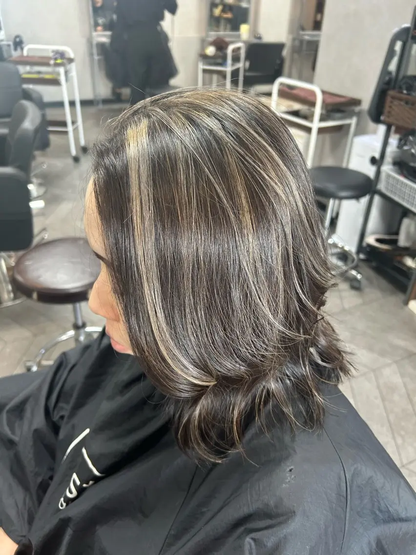 ミディアム カラー ハイライトカラー ハイライト ヘアカラー ♡派手髪カラー♡ 🅝🅐🅝🅐のヘアスタイル