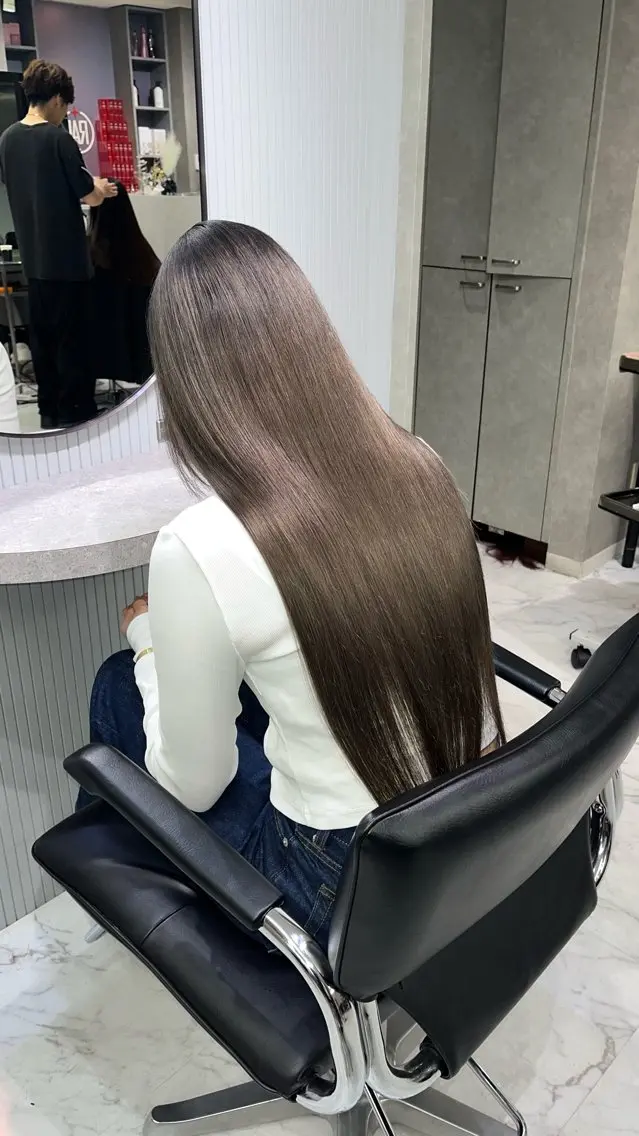 ロング トリートメント RAF Linoのヘアスタイル