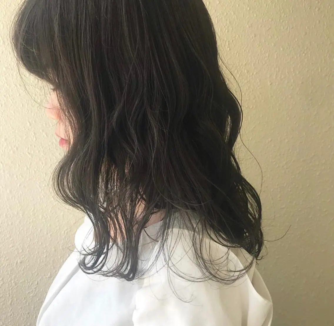 カラー グレージュ ハイライトカラー 丸岡 美穂のヘアスタイル