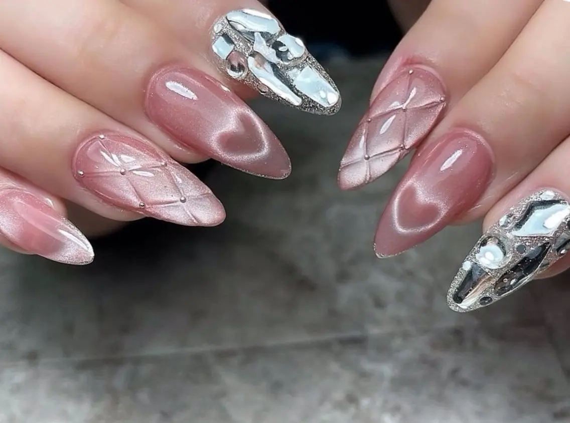 ハートマグネットワンカラーネイル🩶💅🏻の写真