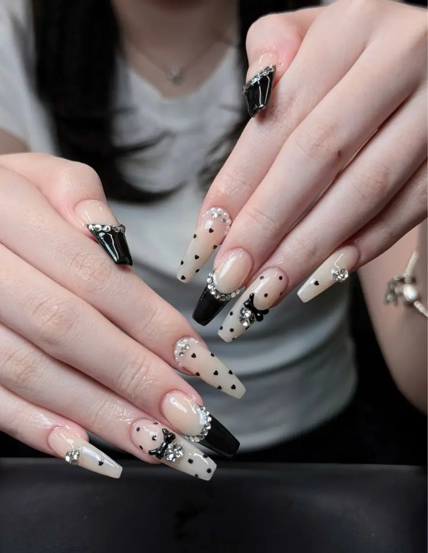 ネイル ドット ガーリー ハート 韓国ネイル ロングネイル Iconic Nailのネイルデザイン