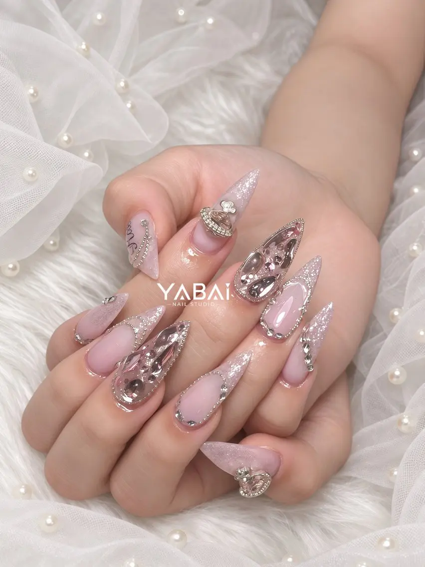 ネイル ラメ(グリッター) ロングネイル ピンク シルバー ストーンネイル YABAI NailStudioのネイルデザイン