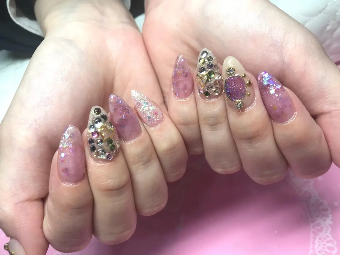ネイル ラメ(グリッター) ガール ネイルサロンのネイルデザイン