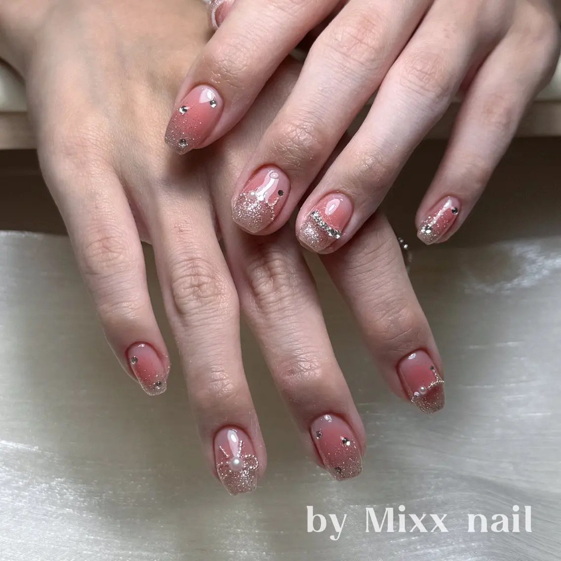 ネイル フットネイル フレンチネイル グラデーション 氷ネイル・うるうるネイル 韓国ネイル Mixx Nail_ Studioのネイルデザイン