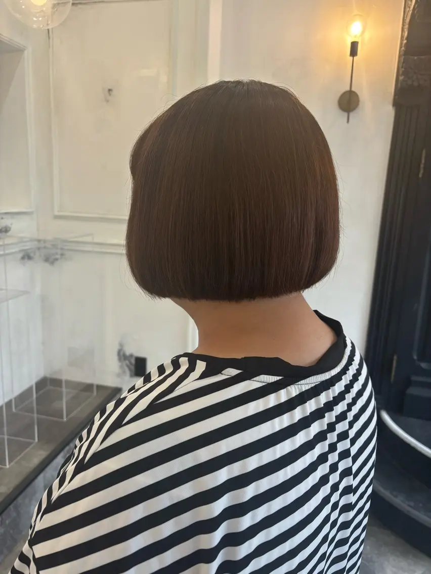 ショート ボブ comeghead 琴音のヘアスタイル