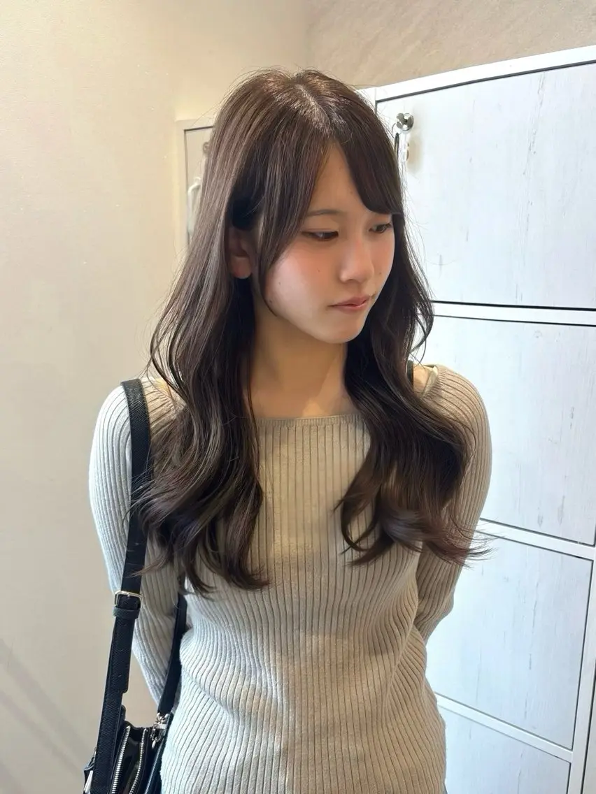 カラー グレージュ ミルクティーグレージュ 大橋 彩香のヘアスタイル