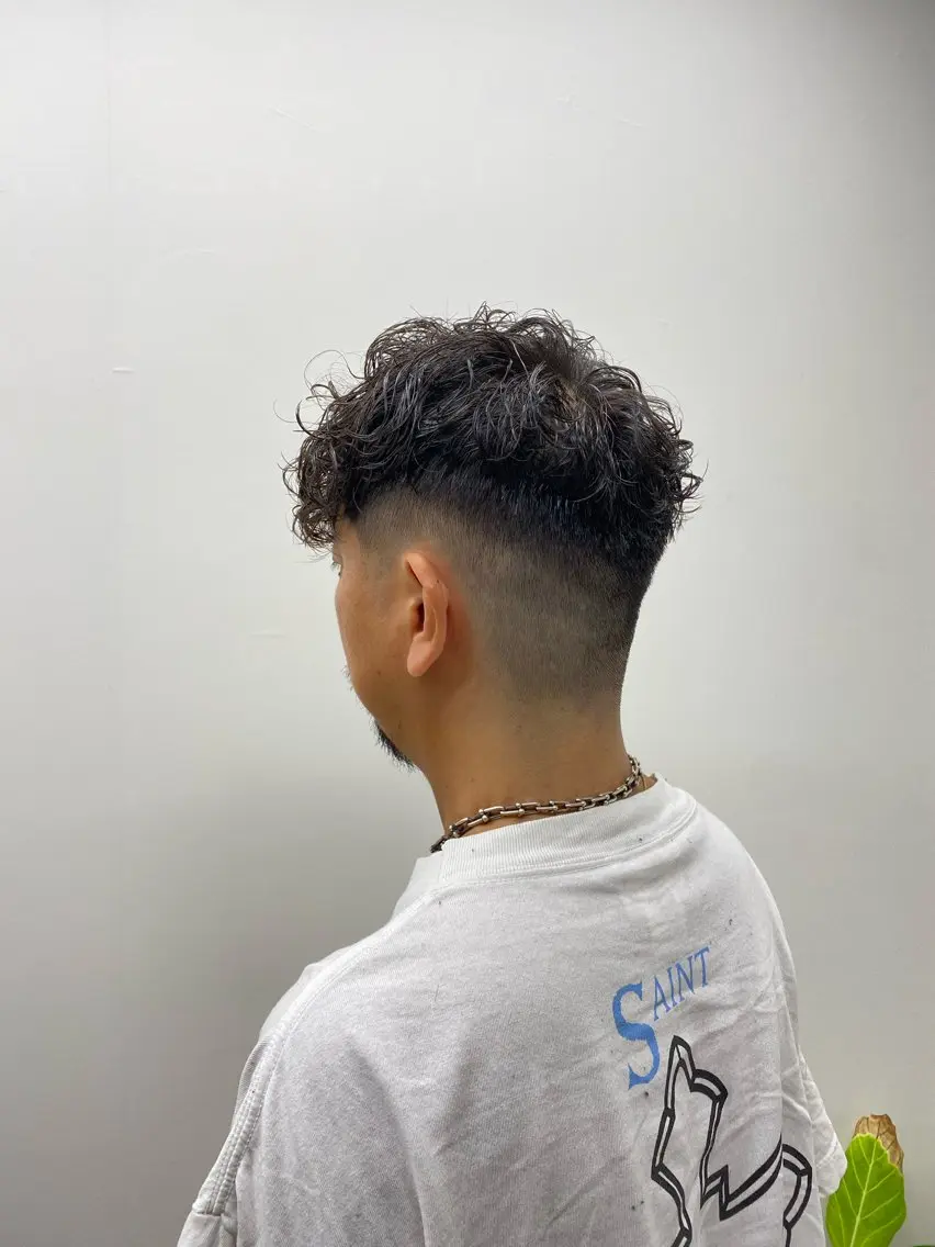 メンズカット➕各種パーマ🧑🏻🦱(リピーター)⚠️平日限定⚠️➡️波巻き ツイスパ スパイラルパーマ などの写真