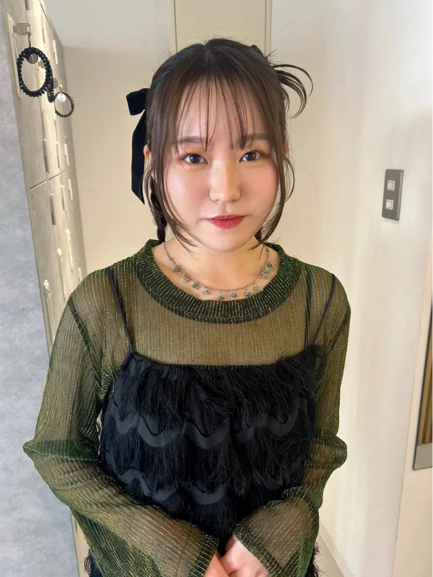 ヘアアレンジ Nana/透けカラー ×似合わせカットのヘアスタイル