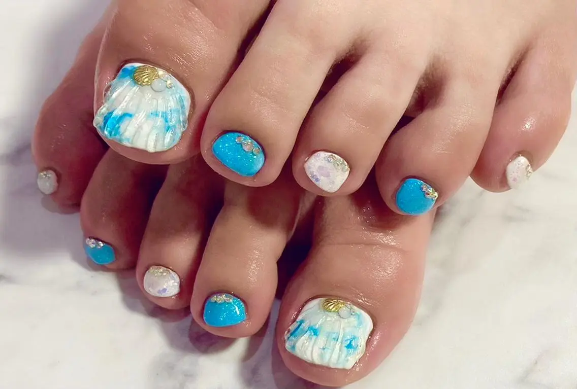 ネイル フットネイル ジェルネイル パラジェル 夏ネイル Nail&eye Belire 新宿のネイルデザイン