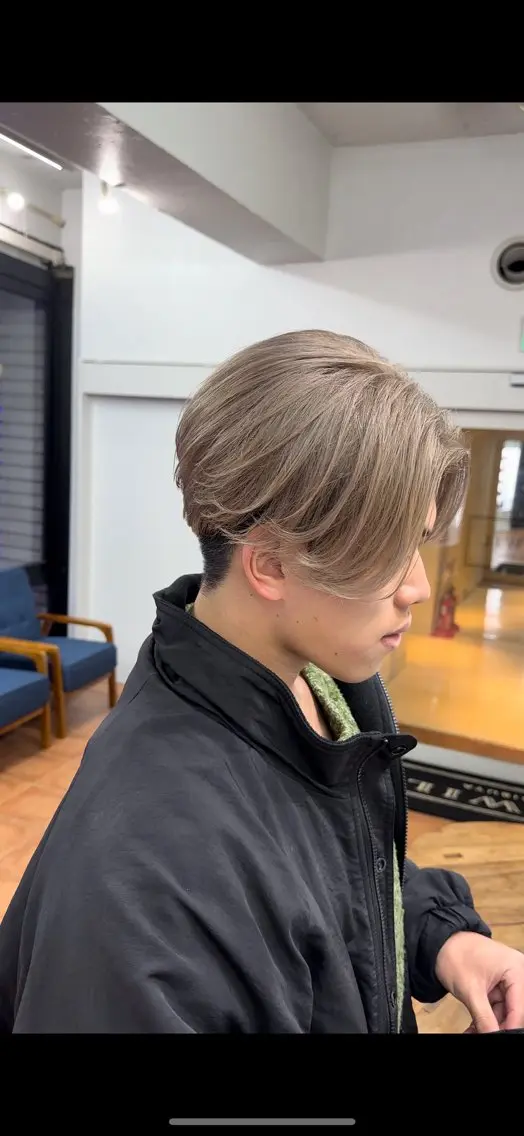 カラー メンズ メンズブリーチ ベージュカラー ブリーチ ミルクティーベージュ メンズ特化型美容師 ★あおいのヘアスタイル