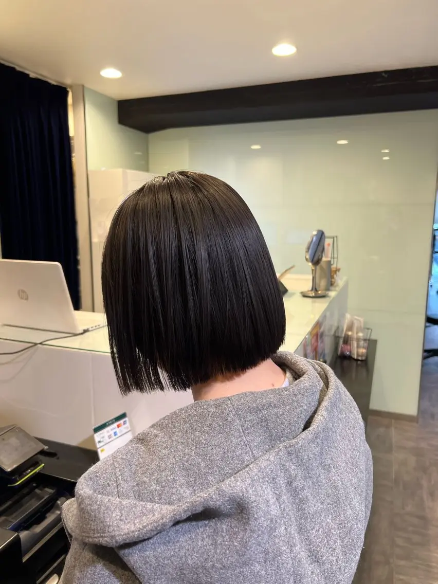 ミディアム 縮毛矯正 トリートメント SHU｜レイヤー カット/パーマのヘアスタイル